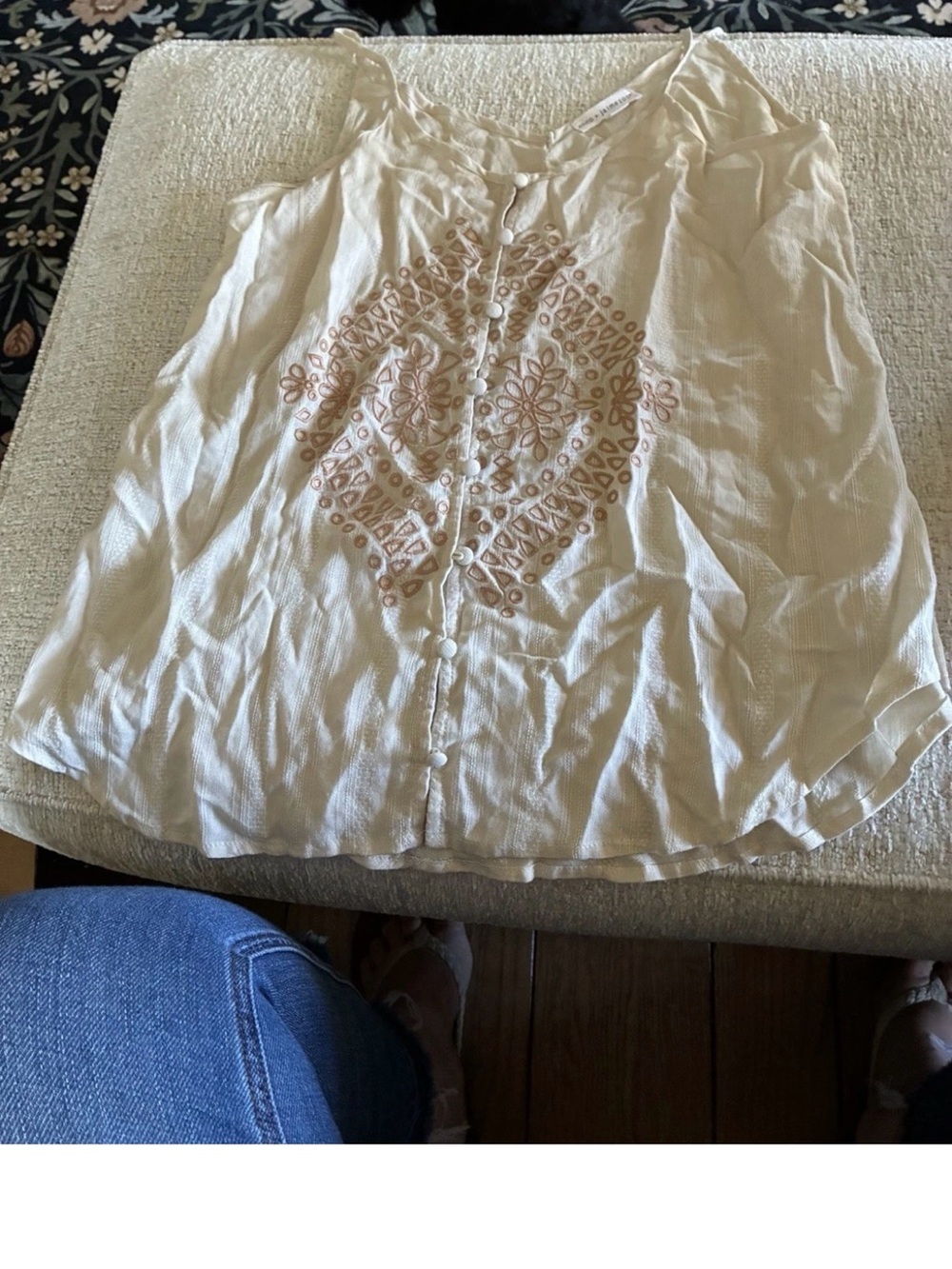 Women’s Cream Button-Front Embroidered Tank Top